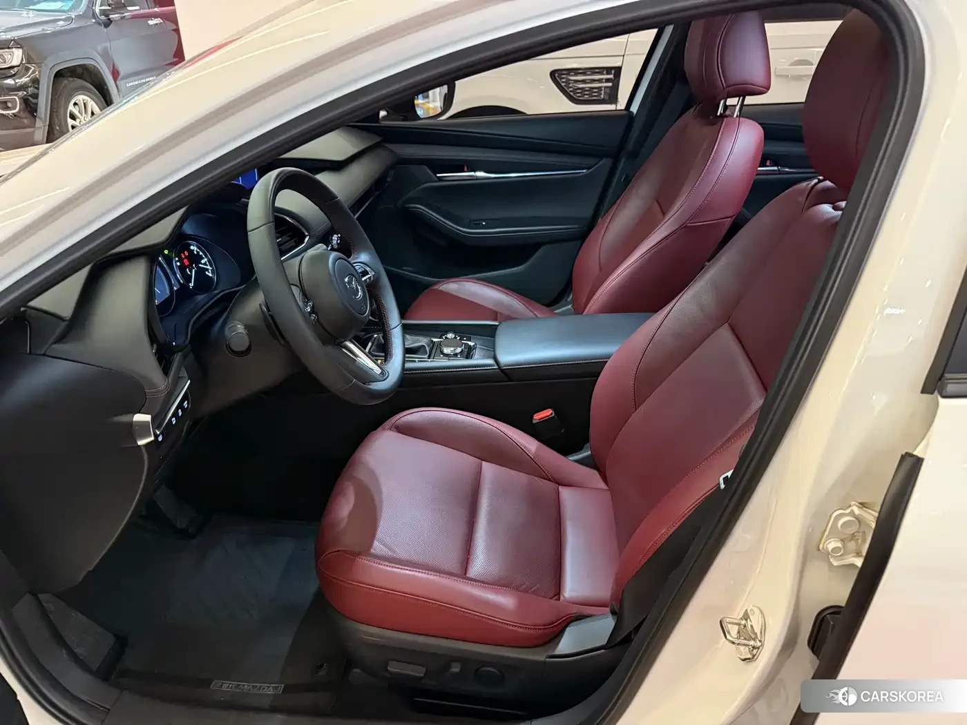 Mazda 3 2024 Белый из Китая, фото 2