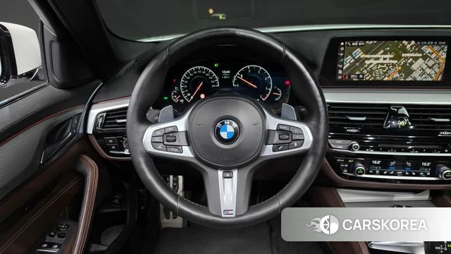BMW 5 Series (G30) 2019 Белый из Кореи, фото 2