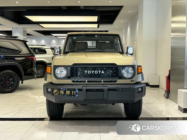 Toyota Land Cruiser (imported) 2024 Шампань из Китая, фото 2