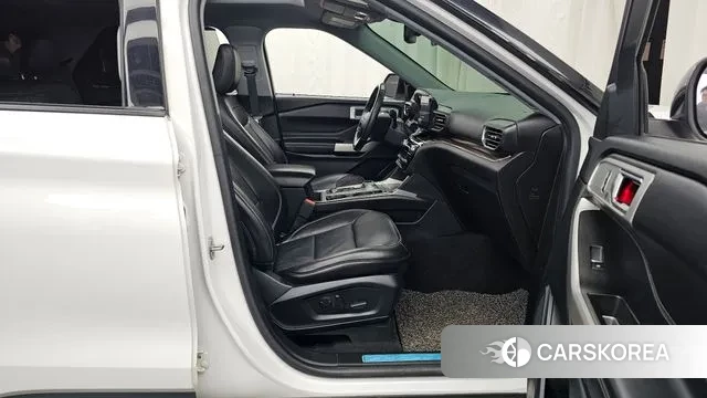 Ford Explorer 6th Generation 2021 Белый из Кореи, фото 2