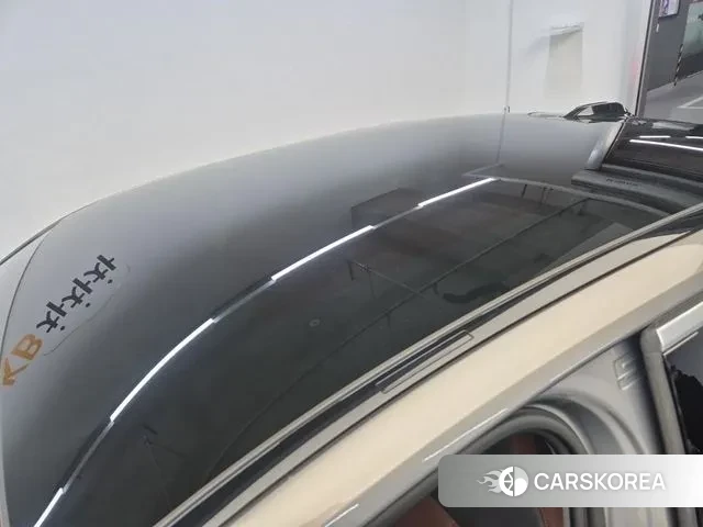 BMW 5 Series (G60) 2024 Серебряный из Кореи, фото 2