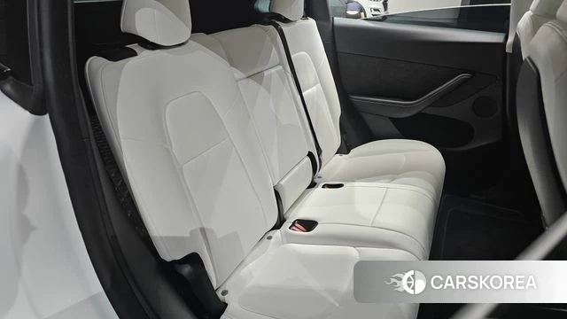 Tesla Model Y 2024 Белый из Кореи, фото 2