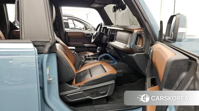 Ford Bronco 6th Generation 2022 Цвет галактики из Кореи, фото 2