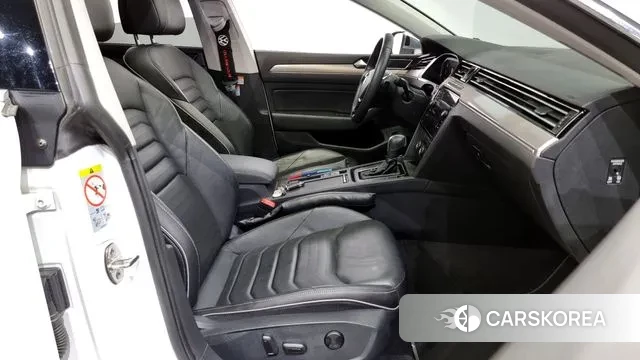 Volkswagen Arteon 2020 Белый из Кореи, фото 2