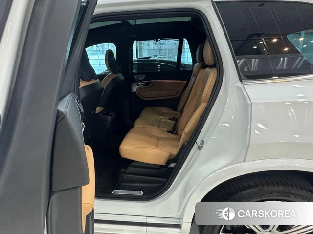 Volvo XC90 second Generation 2022 Белый из Кореи, фото 2