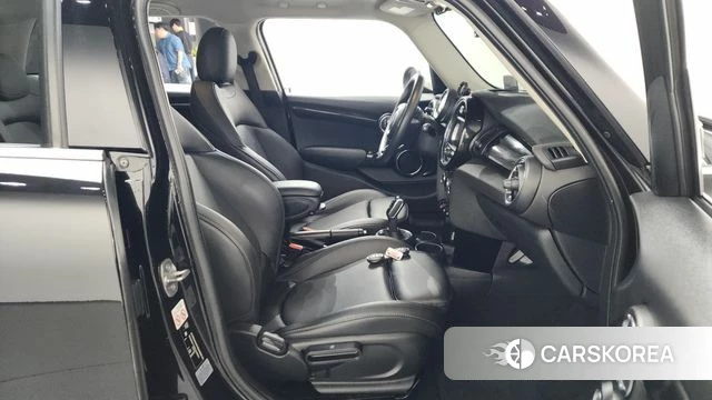 Mini Cooper 2020 Черный из Кореи, фото 2