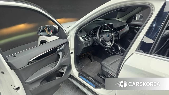 BMW X1 (F48) 2022 Белый из Кореи, фото 2