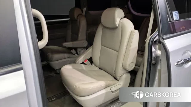 Kia The New Carnival 2019 Серебряный из Кореи, фото 2