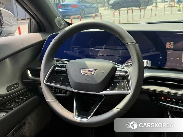 Cadillac GT4 2026 Серебристо-серый из Китая, фото 2