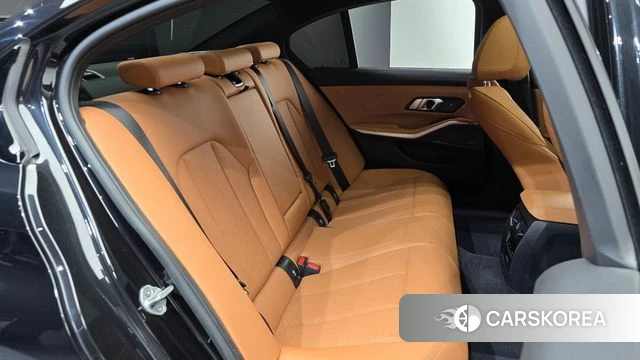 BMW 3 Series (G20) 2025 Черный из Кореи, фото 2
