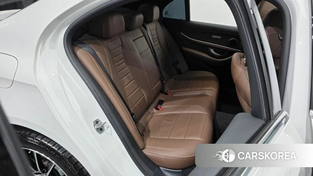 Mercedes-Benz E-Class W213 2021 Белый из Кореи, фото 2