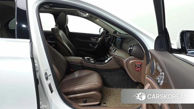 Mercedes-Benz E-Class W213 2019 Белый из Кореи, фото 2