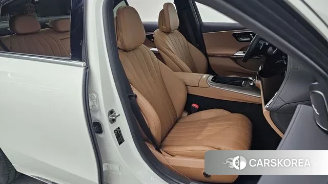 Mercedes-Benz E-Class W214 2024 Белый из Кореи, фото 2