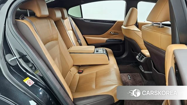 Lexus ES300h 7th generation 2018 Черный из Кореи, фото 2