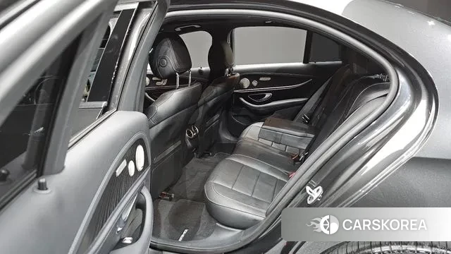 Mercedes-Benz E-Class W213 2022 Серый из Кореи, фото 2