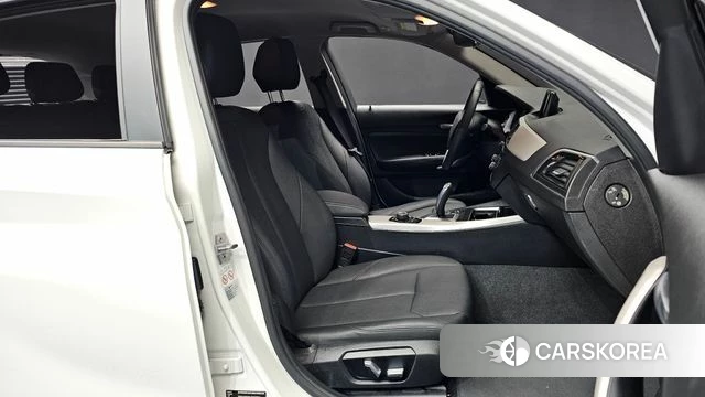 BMW 1 Series (F20) 2018 Белый из Кореи, фото 2