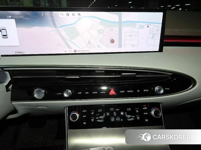 Genesis GV70 2024 Белый из Кореи, фото 2