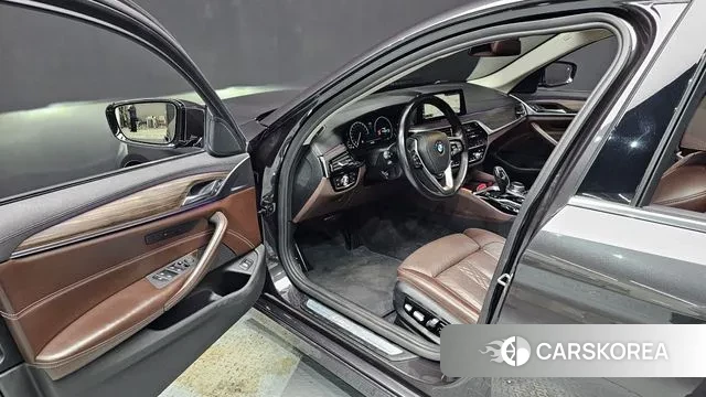 BMW 5 Series (G30) 2019 Серый из Кореи, фото 2