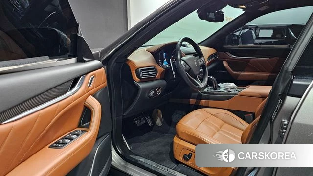 Maserati Levante 2020 Серебристо-серый из Кореи, фото 2