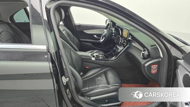 Mercedes-Benz C-Class W205 2018 Черный из Кореи, фото 2