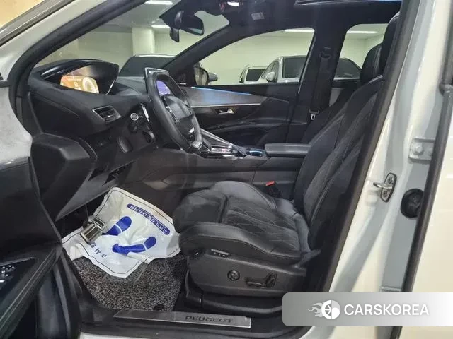 Peugeot 5008 second generation 2021 Белый из Кореи, фото 2