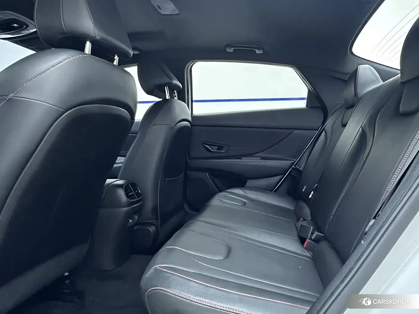 Hyundai Elantra 2023 Белый из Китая, фото 3