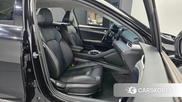 Kia K5 3rd generation 2023 Черный из Кореи, фото 2