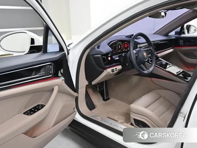 Porsche Panamera (972) 2024 Белый из Кореи, фото 2