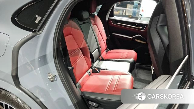 Porsche Cayenne (PO536) 2024 Серебристо-серый из Кореи, фото 2