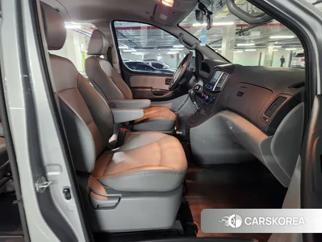 Hyundai The New Grand Starex 2020 Серебристо-серый из Кореи, фото 2