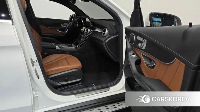 Mercedes-Benz GLC-Class X253 2022 Белый из Кореи, фото 2