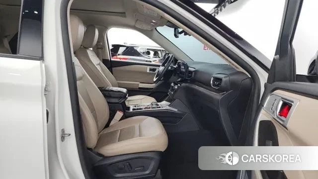 Ford Explorer 6th Generation 2021 Белый из Кореи, фото 2