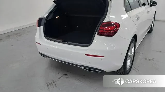 Mercedes-Benz A-Class W177 2024 Белый из Кореи, фото 2