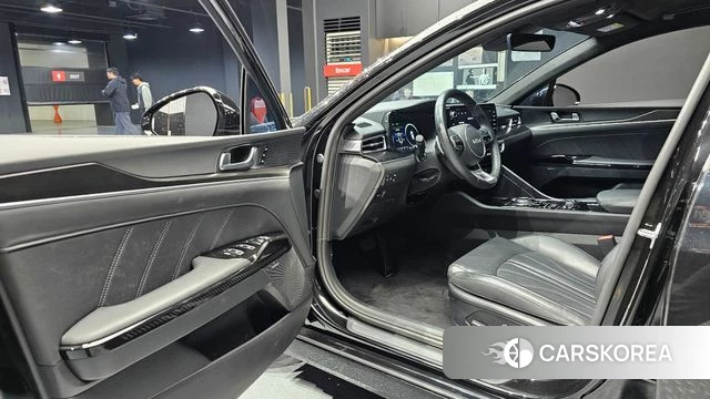 Kia K5 3rd generation 2023 Черный из Кореи, фото 2