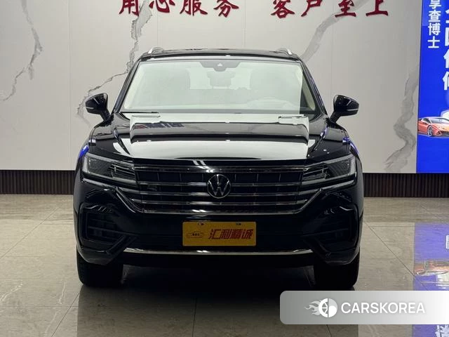 Volkswagen Touareg 2022 Черный из Китая, фото 2