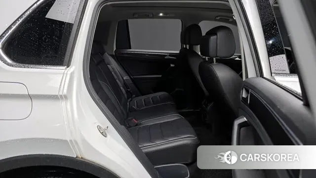 Volkswagen Tiguan second Generation 2022 Белый из Кореи, фото 2