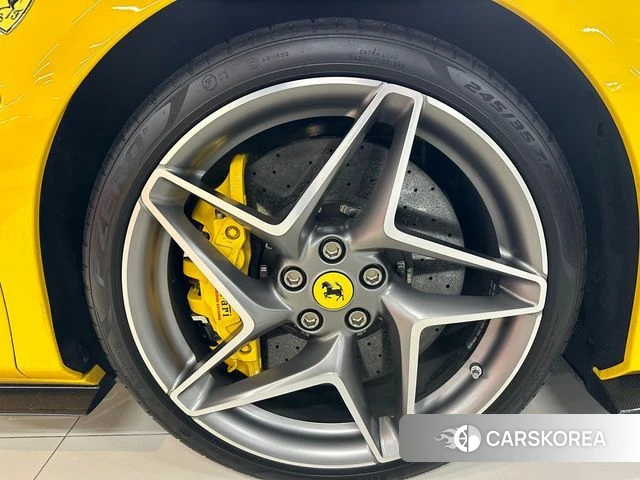 Ferrari F8 Spider 2023 Желтый из Кореи, фото 2