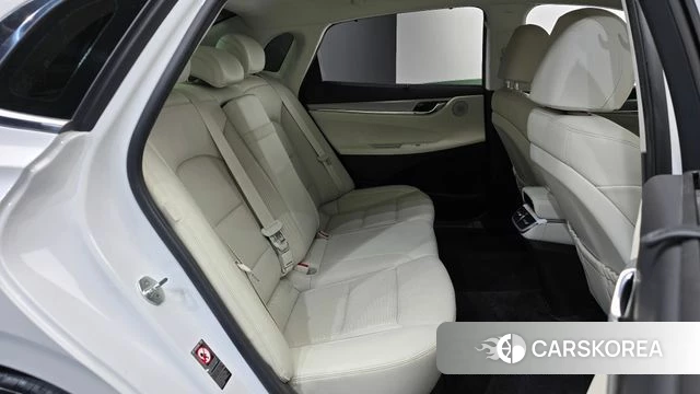 Hyundai The New Grandeur IG Hybrid 2022 Белый из Кореи, фото 2