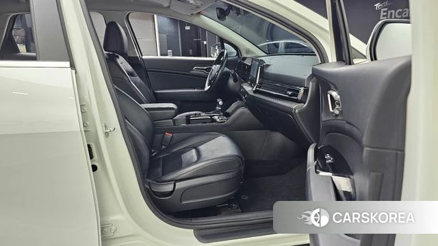 Kia Sportage 5th Generation 2022 Белый из Кореи, фото 2