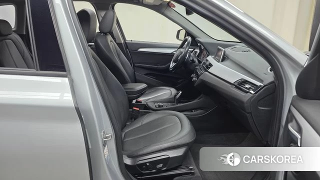BMW X1 (F48) 2018 Серебряный из Кореи, фото 2