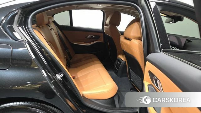 BMW 3 Series (G20) 2022 Черный из Кореи, фото 2