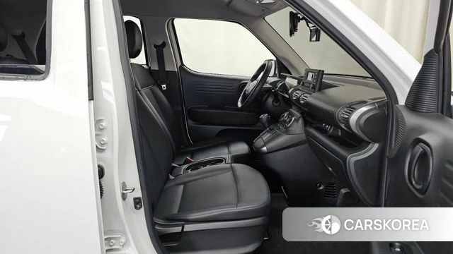 Hyundai Casper 2023 Белый из Кореи, фото 2