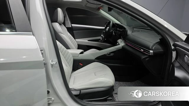 Hyundai Avante (CN7) 2020 Серебристо-серый из Кореи, фото 2