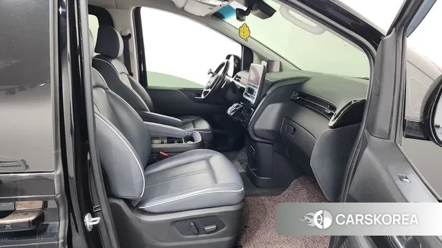 Hyundai Staria 2021 Черный из Кореи, фото 2