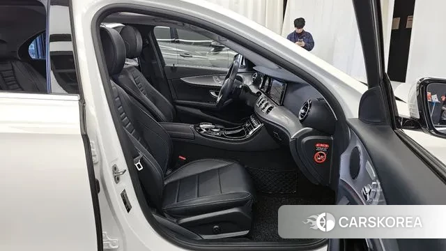 Mercedes-Benz E-Class W213 2019 Белый из Кореи, фото 2