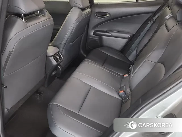 Lexus UX300h 2025 Песочный из Кореи, фото 2