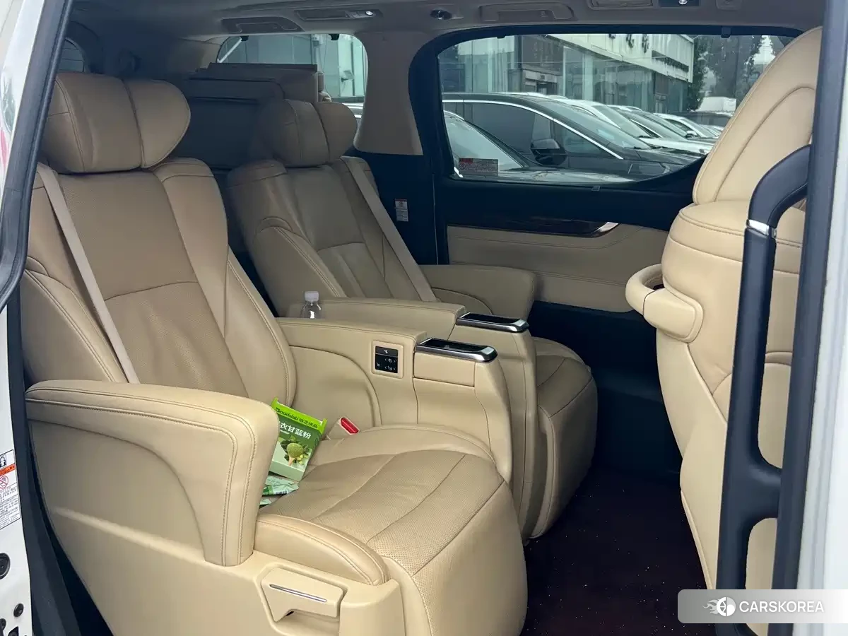 Toyota Elfa 2021 Белый из Китая, фото 2