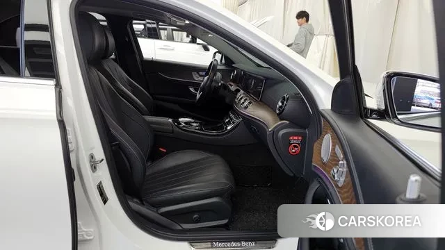 Mercedes-Benz E-Class W213 2019 Белый из Кореи, фото 2