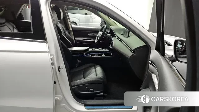 Genesis GV70 2022 Белый из Кореи, фото 2