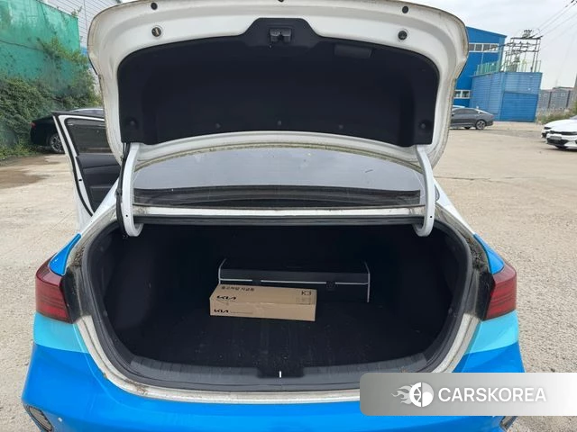 Kia The New K3 2nd generation 2022 Белый из Кореи, фото 2